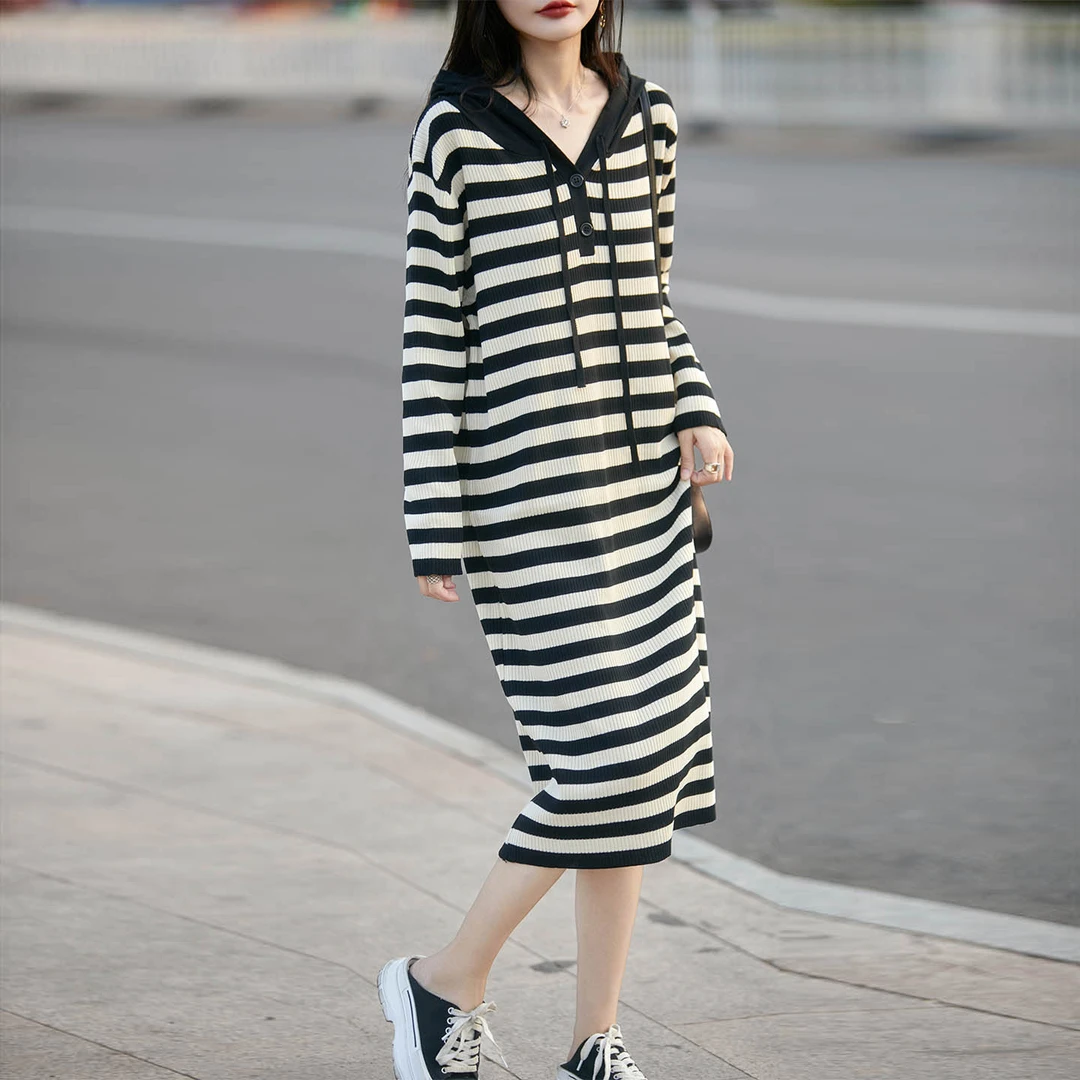 秋季连帽精纺丝绵连衣裙女中长款条纹直筒裙宽松显瘦针织打底裙子