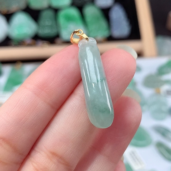 翡翠未镶嵌颈饰吊坠