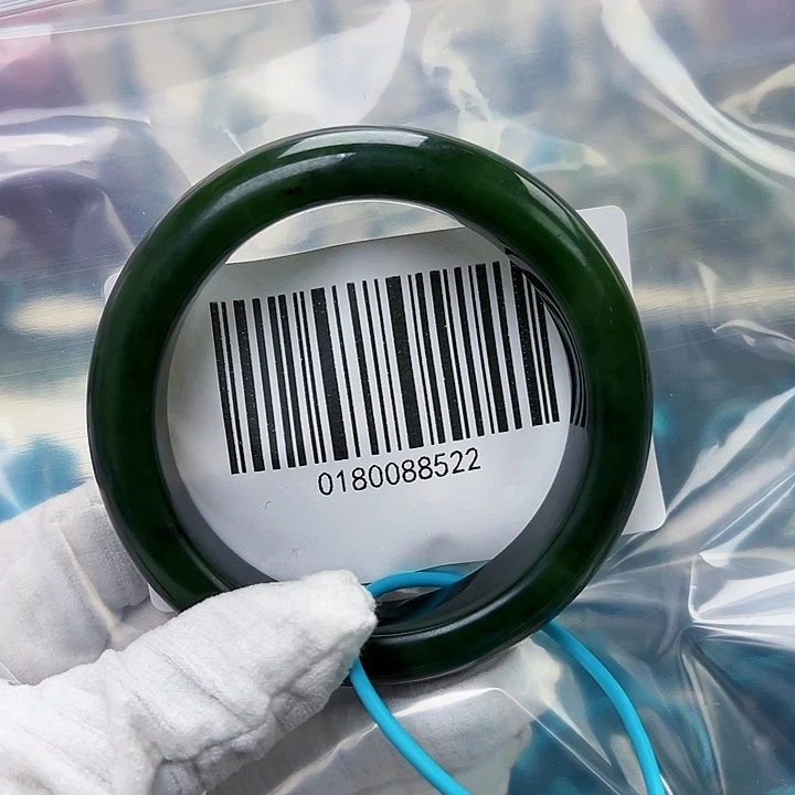 和田玉未镶嵌手镯微瑕58