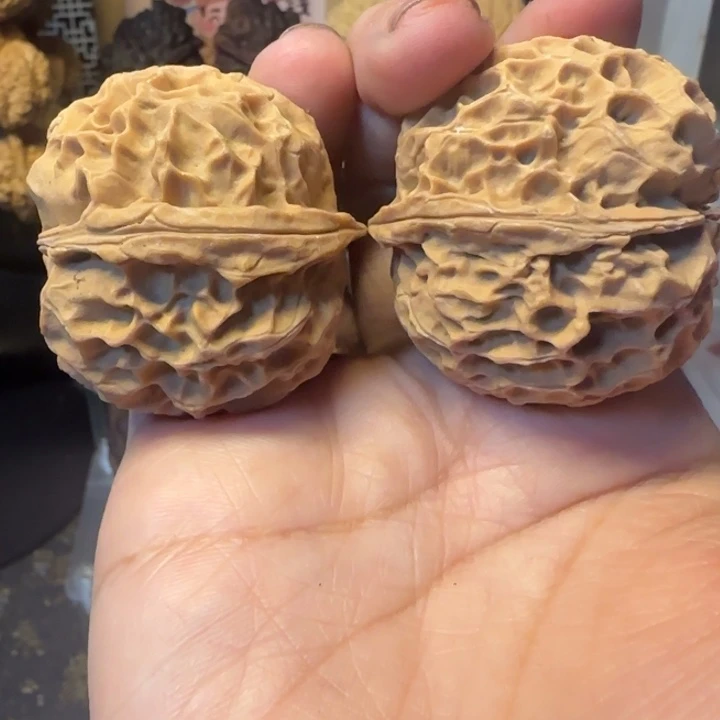 文玩核桃吊坠凤凰牡丹42