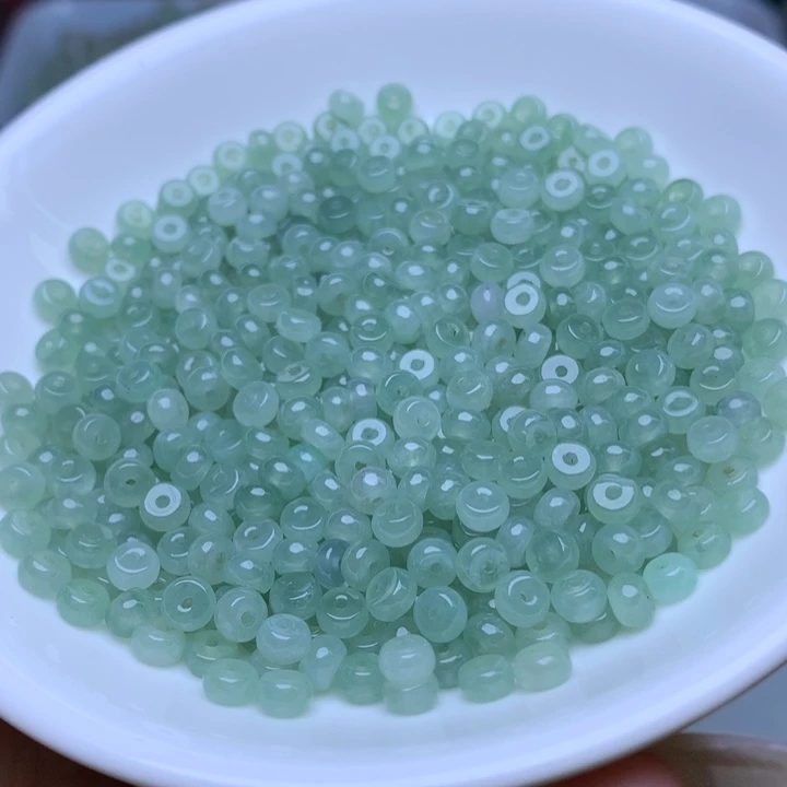 翡翠散珠卡2.8乘4.5冰果绿算盘60个单圈