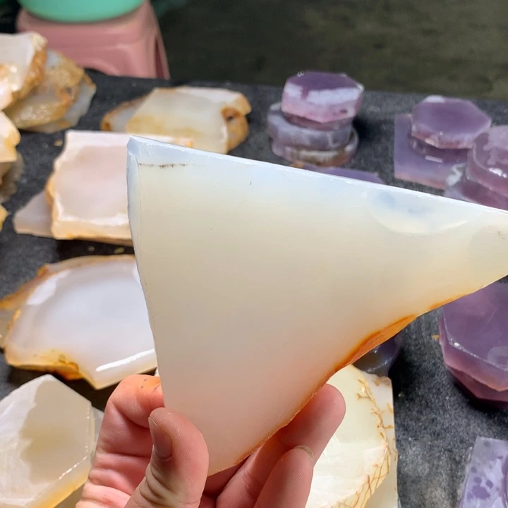 宏***伟未镶嵌玛瑙/玉髓珠宝半成品
