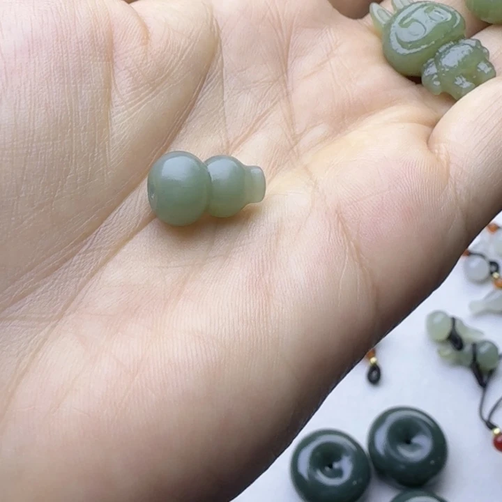 洁***和田玉未镶嵌挂件