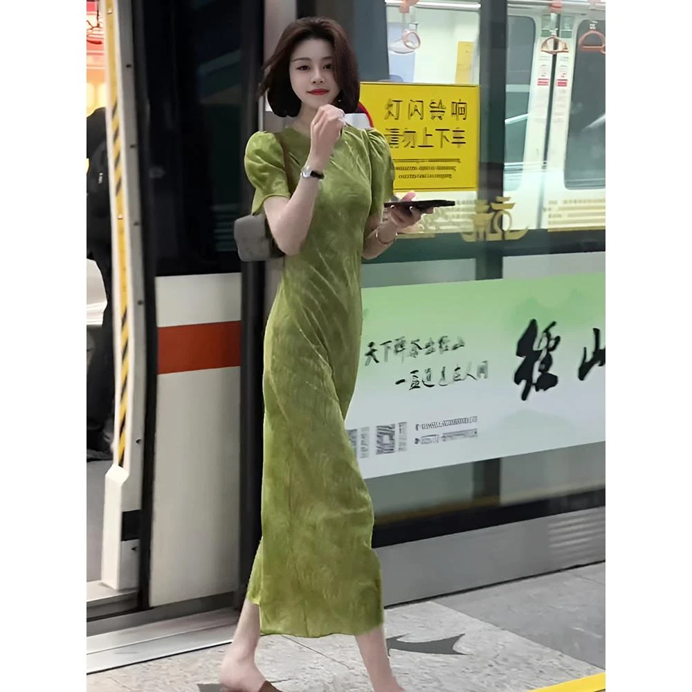 法式复古油画晕染绿色连衣裙女2025新款夏季超好看独特漂亮长裙子
