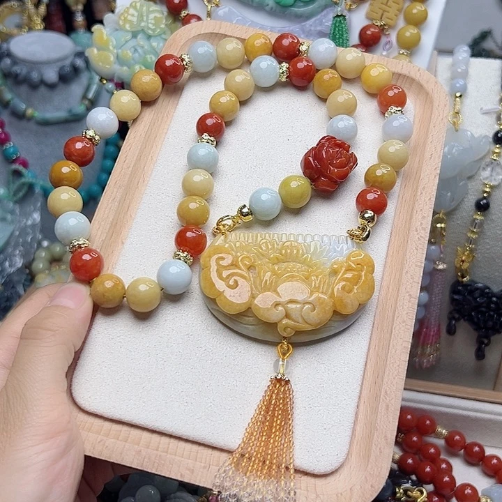 翡翠未镶嵌颈饰梳子