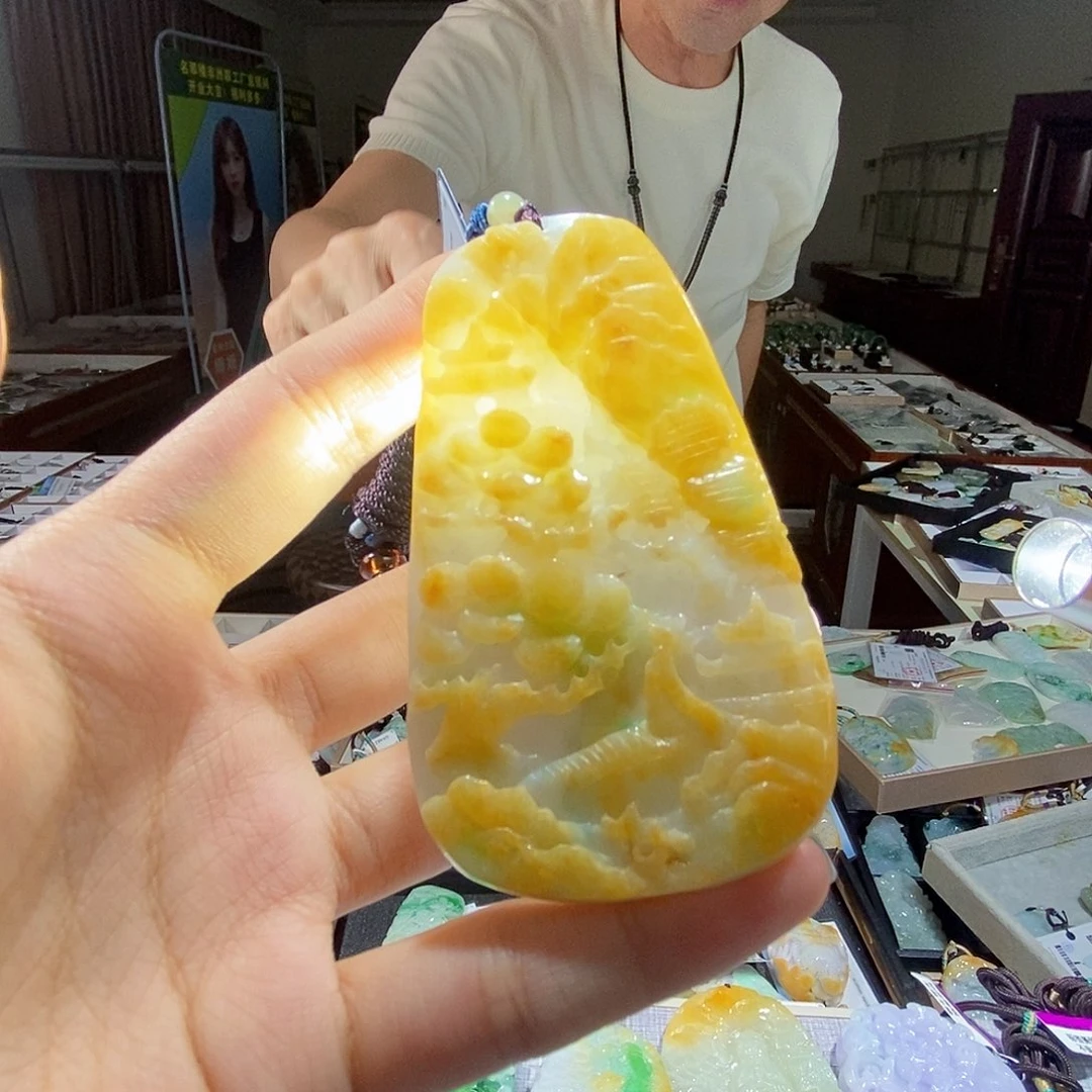 翡翠未镶嵌颈饰翡翠