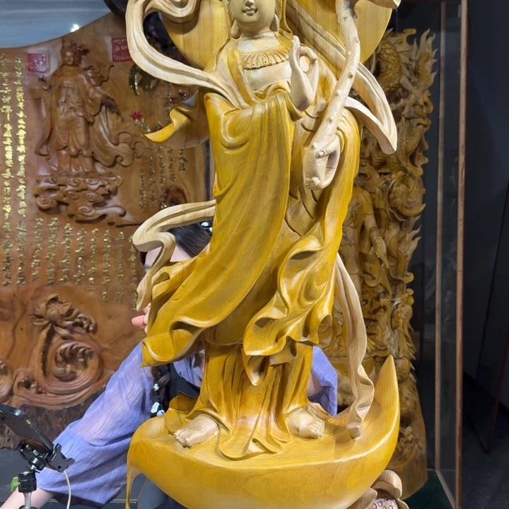 张***东香樟木长40厘米高100