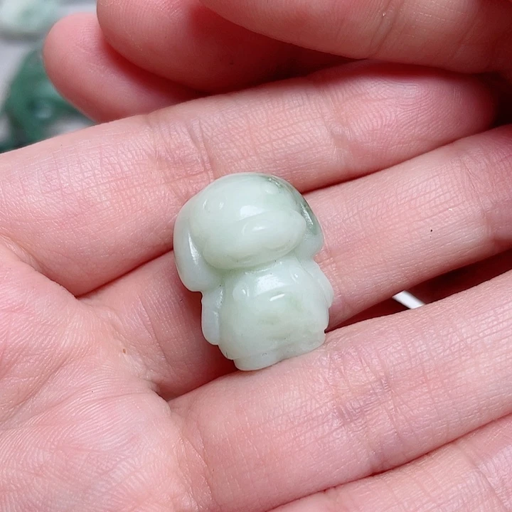****️透闪石-蛇纹石玉未镶嵌颈饰