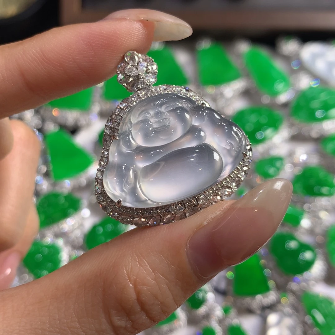 翡翠18K金镶嵌颈饰佛公