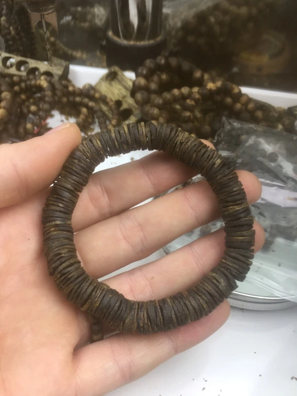 绿奇楠沉香单圈片串10mm