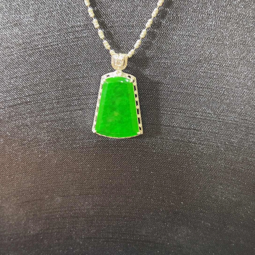 翡翠18K金镶嵌吊坠(不含链)无事牌吊坠