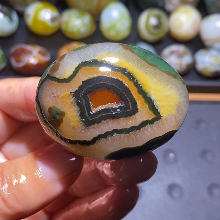 未镶嵌玛瑙/玉髓珠宝半成品84