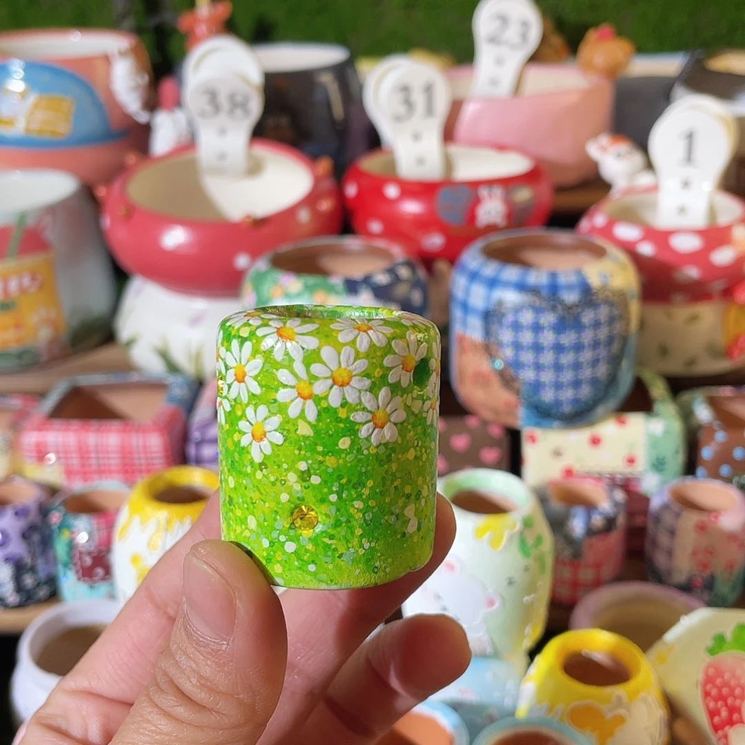 红陶绿色雏菊…..手工手绘