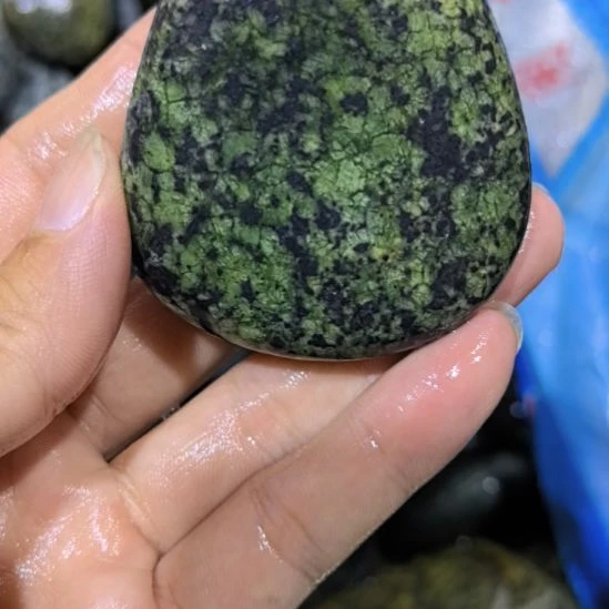 隐***侠木藏玉药王石原石一个