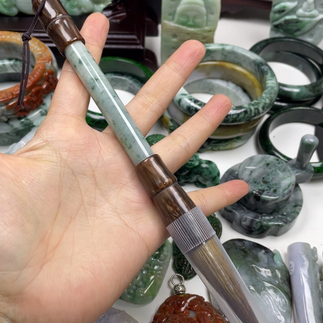 翡翠未镶嵌颈饰牌子