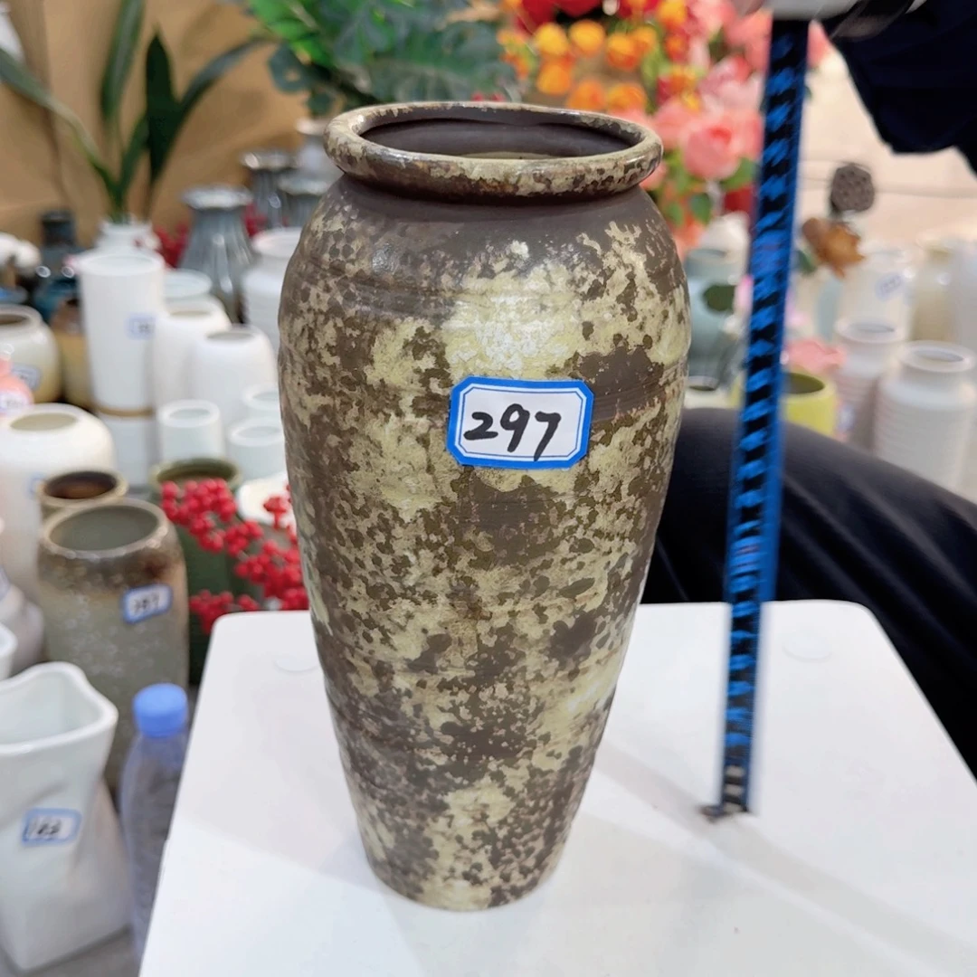 297号陶瓷高25厘米微瑕一个