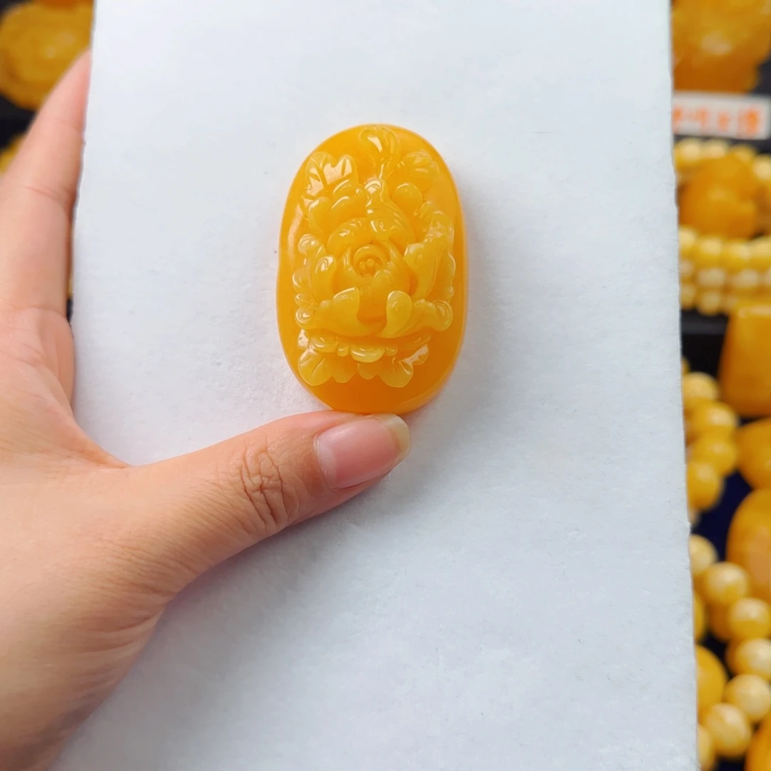 蜜蜡颈饰未镶嵌牡丹花吊坠