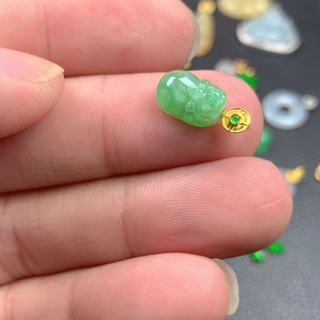 【闪购商品】颈饰18K金镶嵌翡翠翡翠