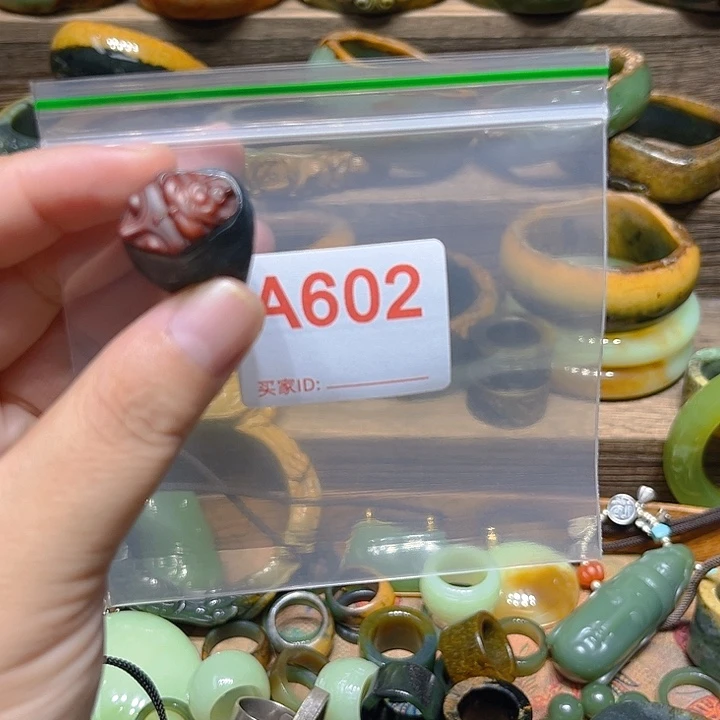 满***满岫岩河磨玉（透闪石质玉）手镯未镶嵌