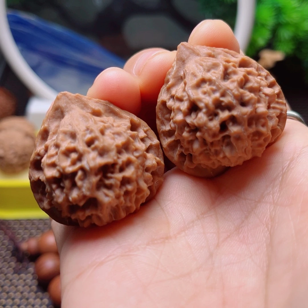 文玩核桃把件珊瑚塔35