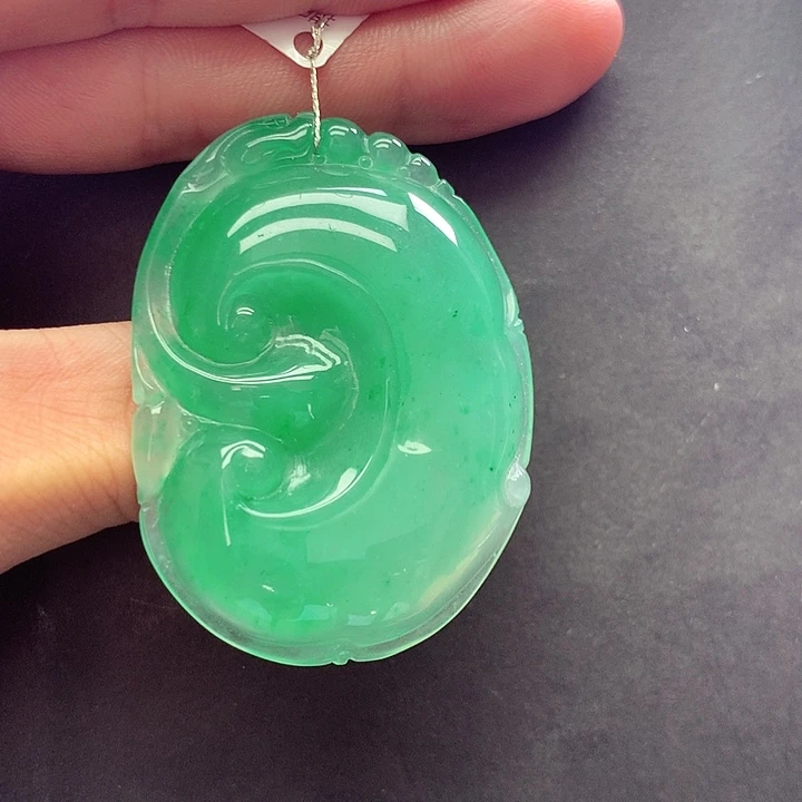 石英质玉未镶嵌颈饰