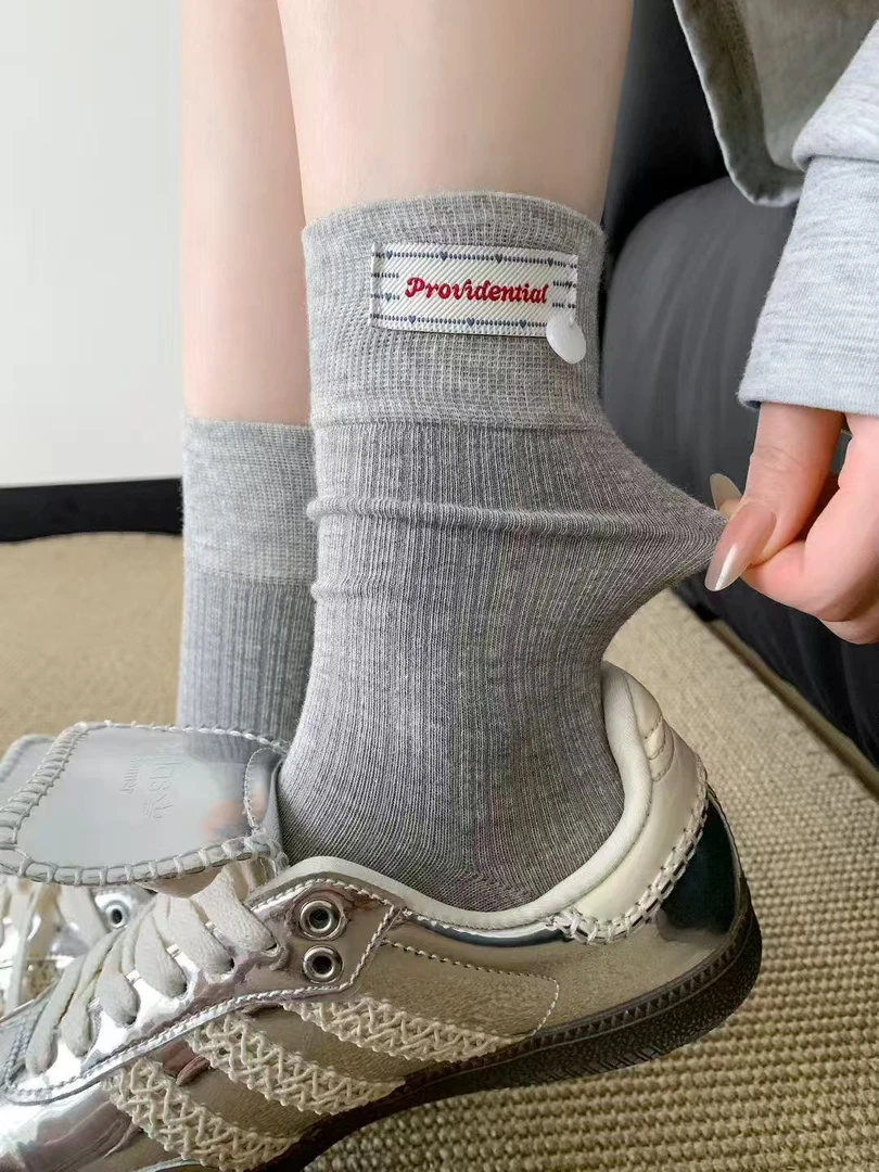 东大门布标纽扣春夏薄款无骨中筒纯棉韩版百搭潮袜简约款堆堆袜