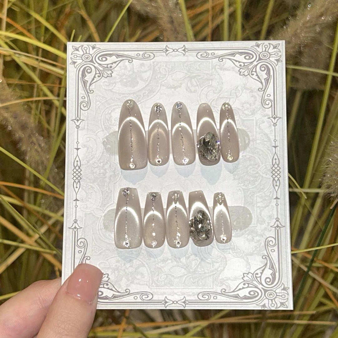 【露华浓】设计感气质虾线猫眼 锆石纯手工穿戴甲