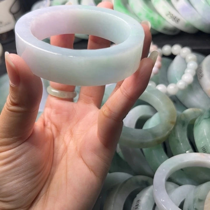 定制翡翠未镶嵌手镯