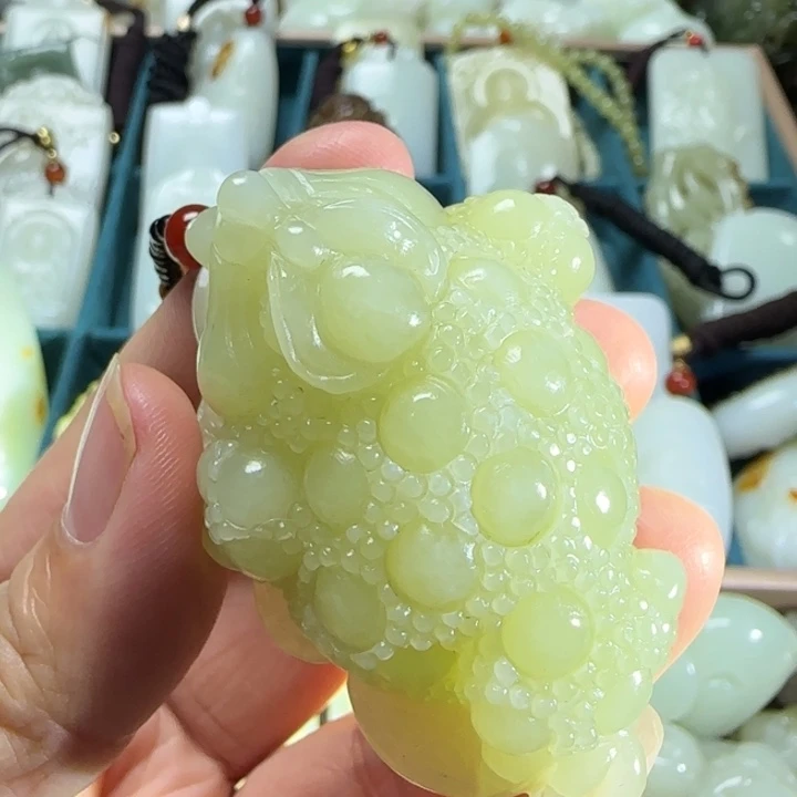 和田玉（糖玉）未镶嵌颈饰