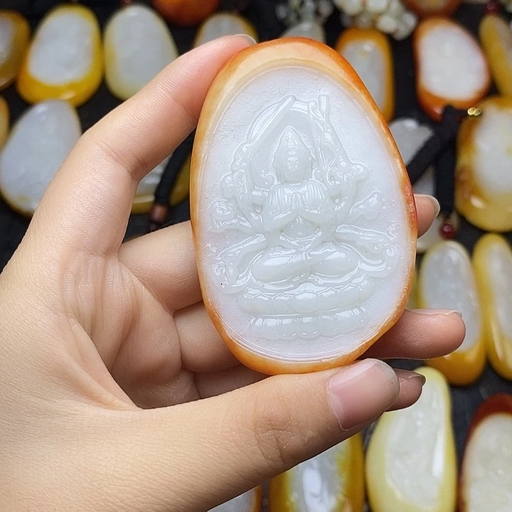 棋***子和田玉未镶嵌颈饰