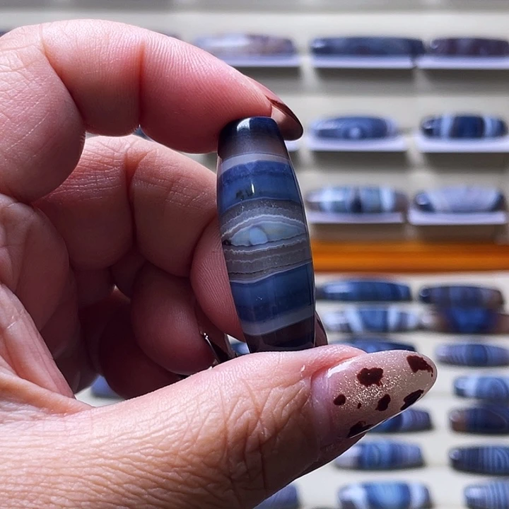 q***n玛瑙/玉髓未镶嵌颈饰