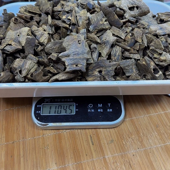 沉香木手把件大**山陆河1104克