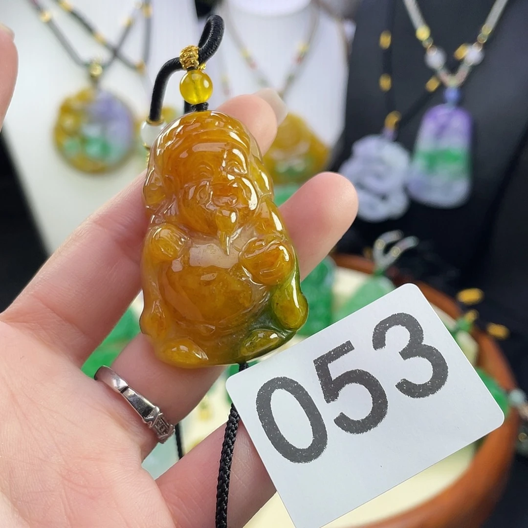 翡翠未镶嵌吊坠(赠链)