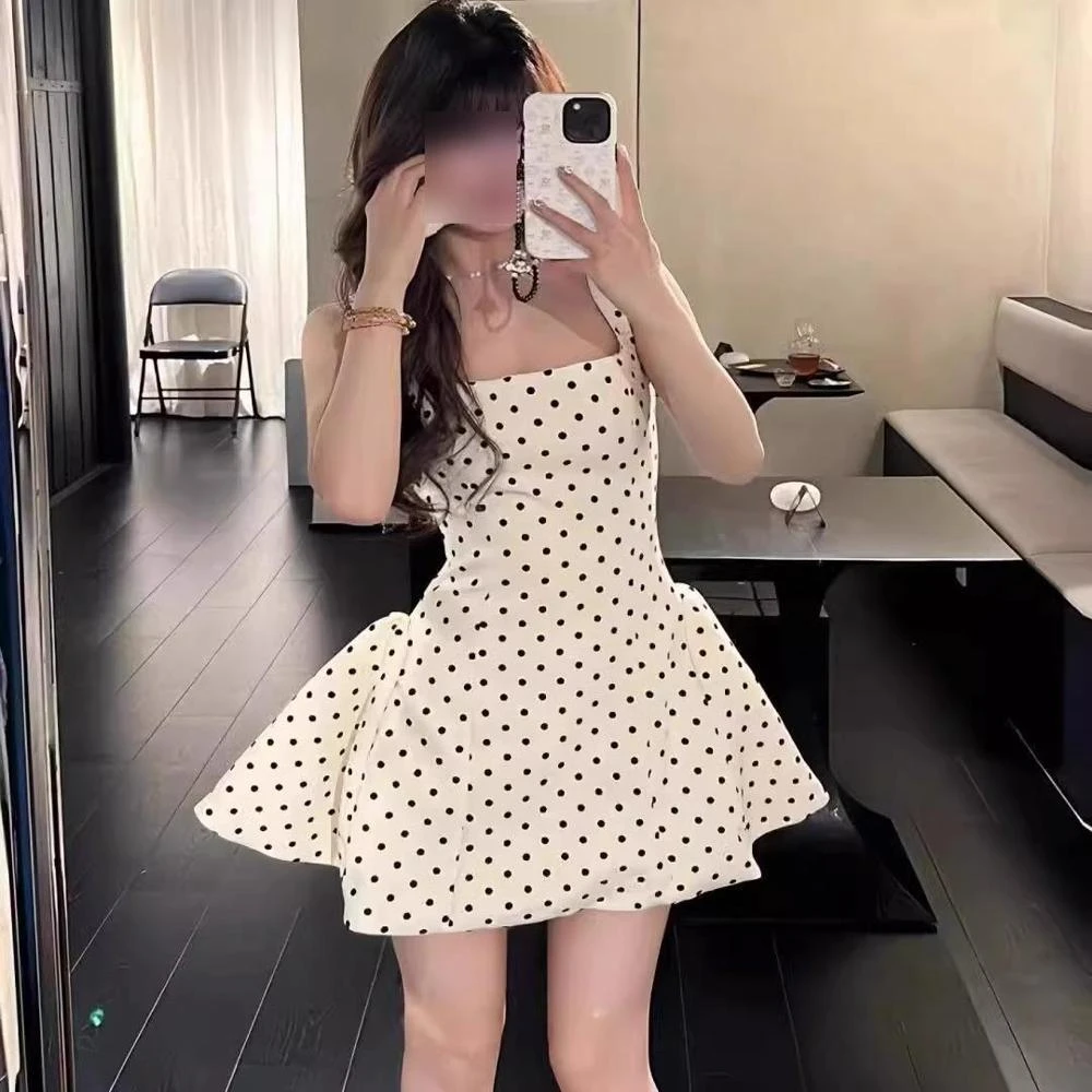 杏色方领吊带连衣裙法式初恋清纯收腰短裙子休闲洋气衣服女波点女