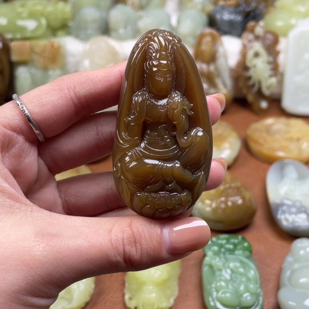 极***虎和田玉未镶嵌颈饰