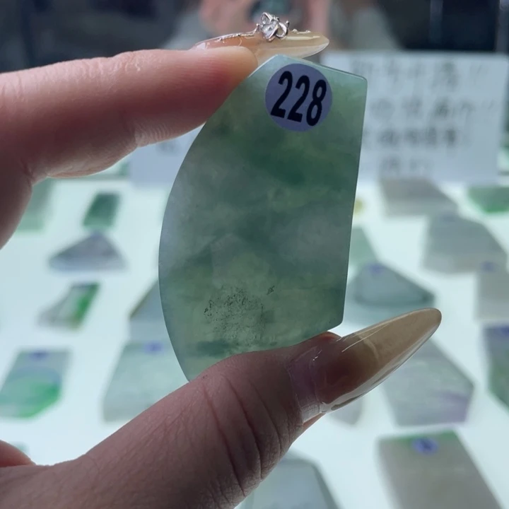 定制翡翠未镶嵌翡翠挂件定制