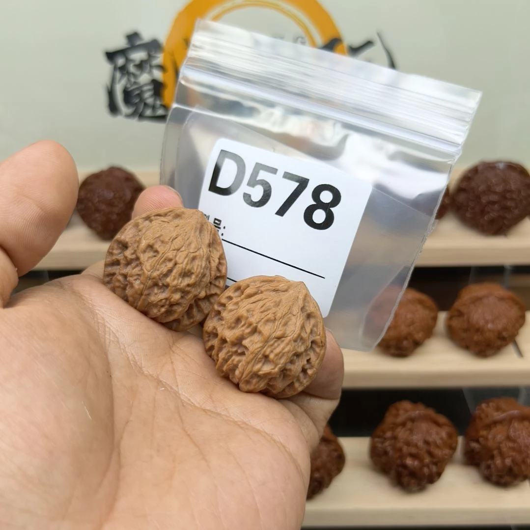 吊坠文玩核桃32小红帽