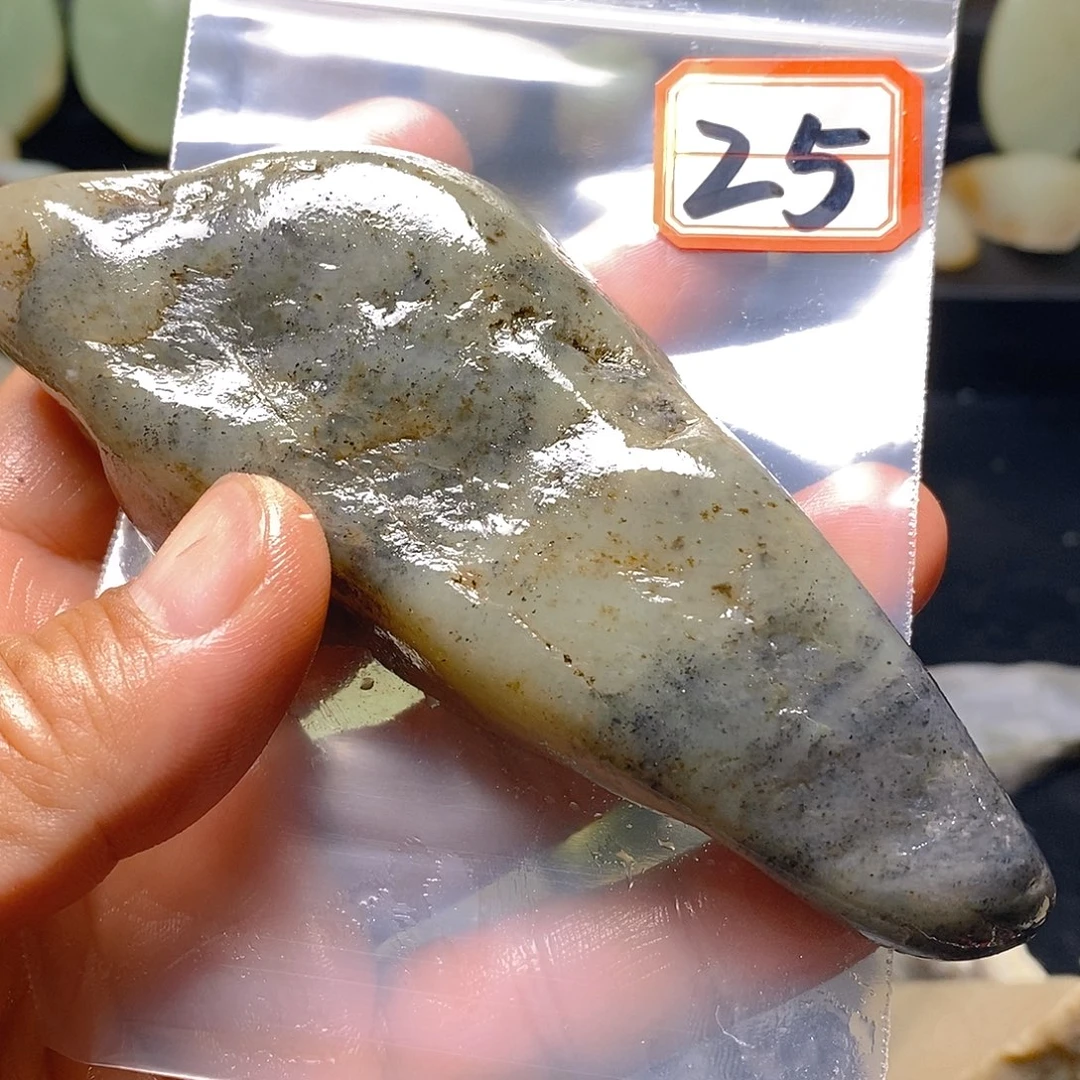 阳***光和田玉（糖玉）未镶嵌珠宝半成品