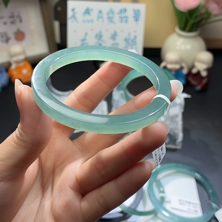 翡翠未镶嵌手镯冰葡萄肉