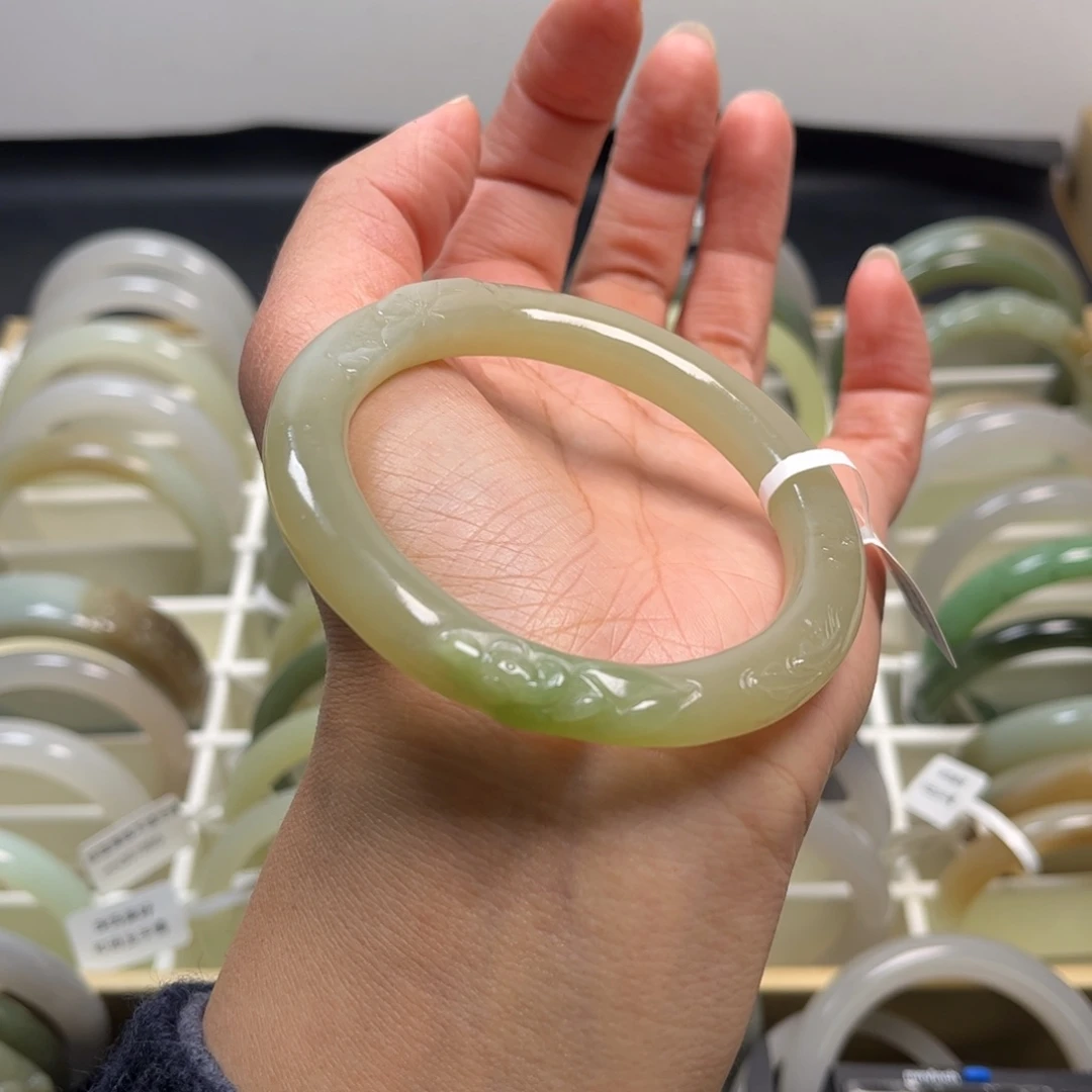 和田玉未镶嵌手镯57圈