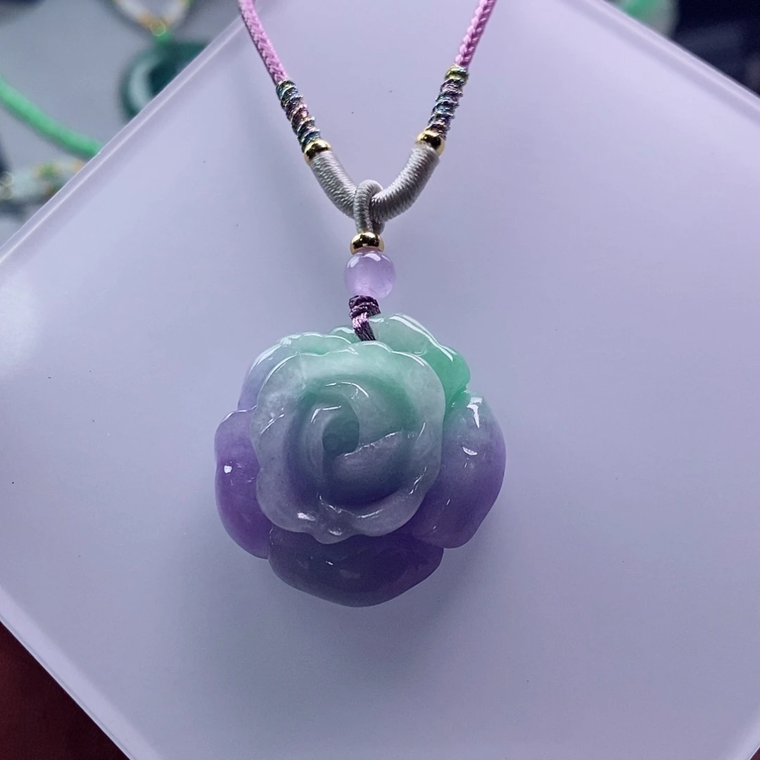 翡翠未镶嵌吊坠(赠链)