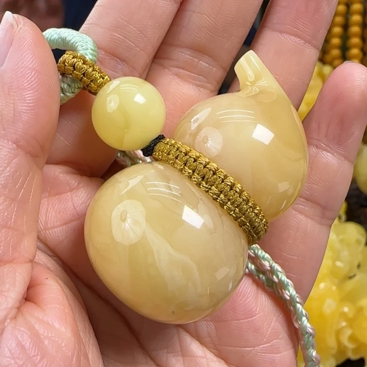 蜜蜡珠宝奇石未镶嵌