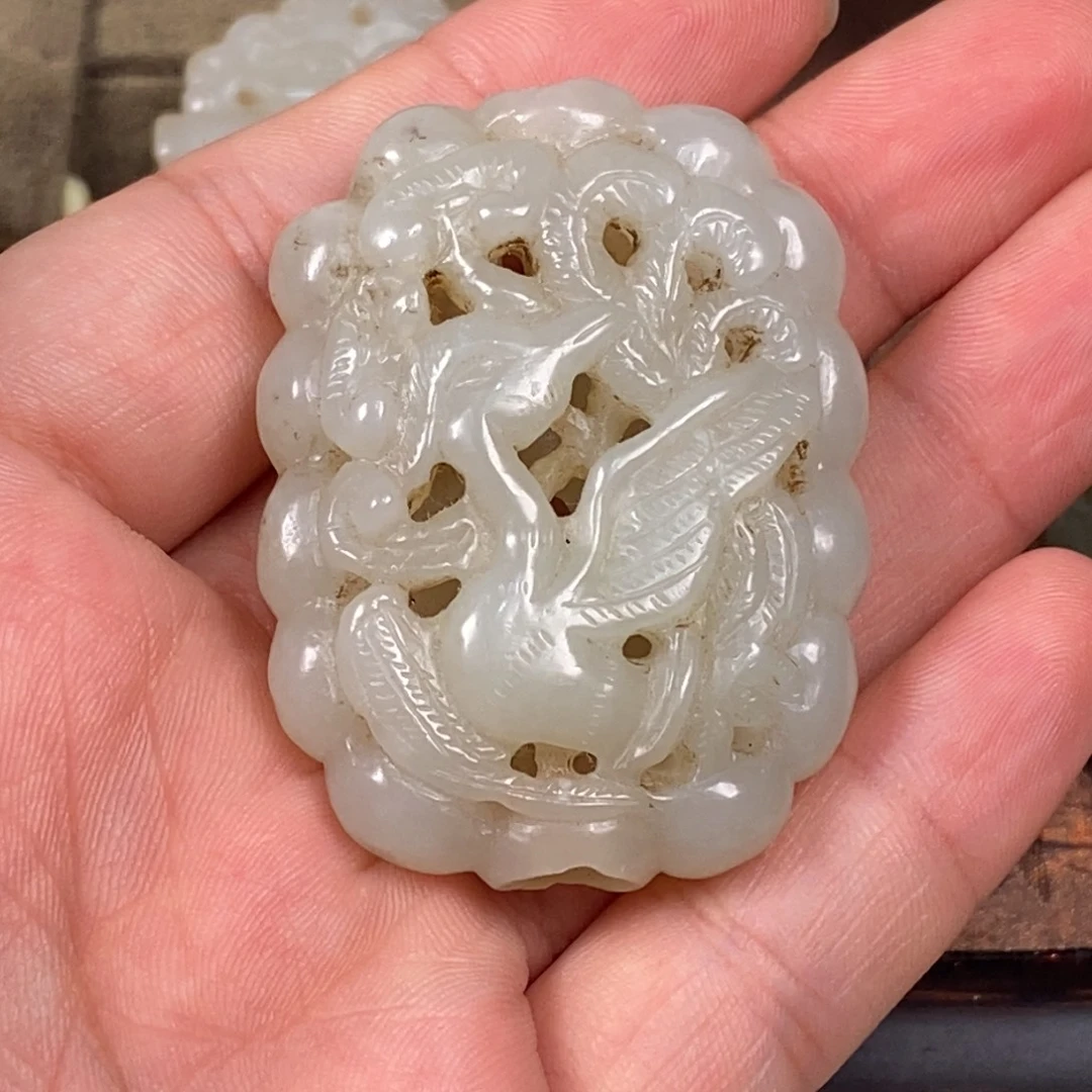 西***山非常精美得脖挂件