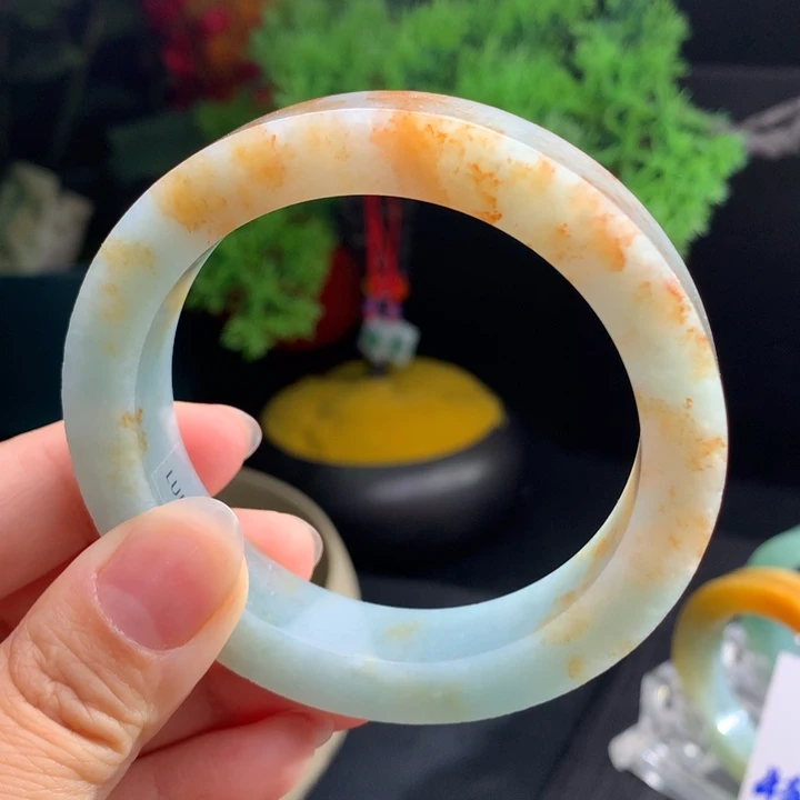 未镶嵌翡翠手镯定制翡翠