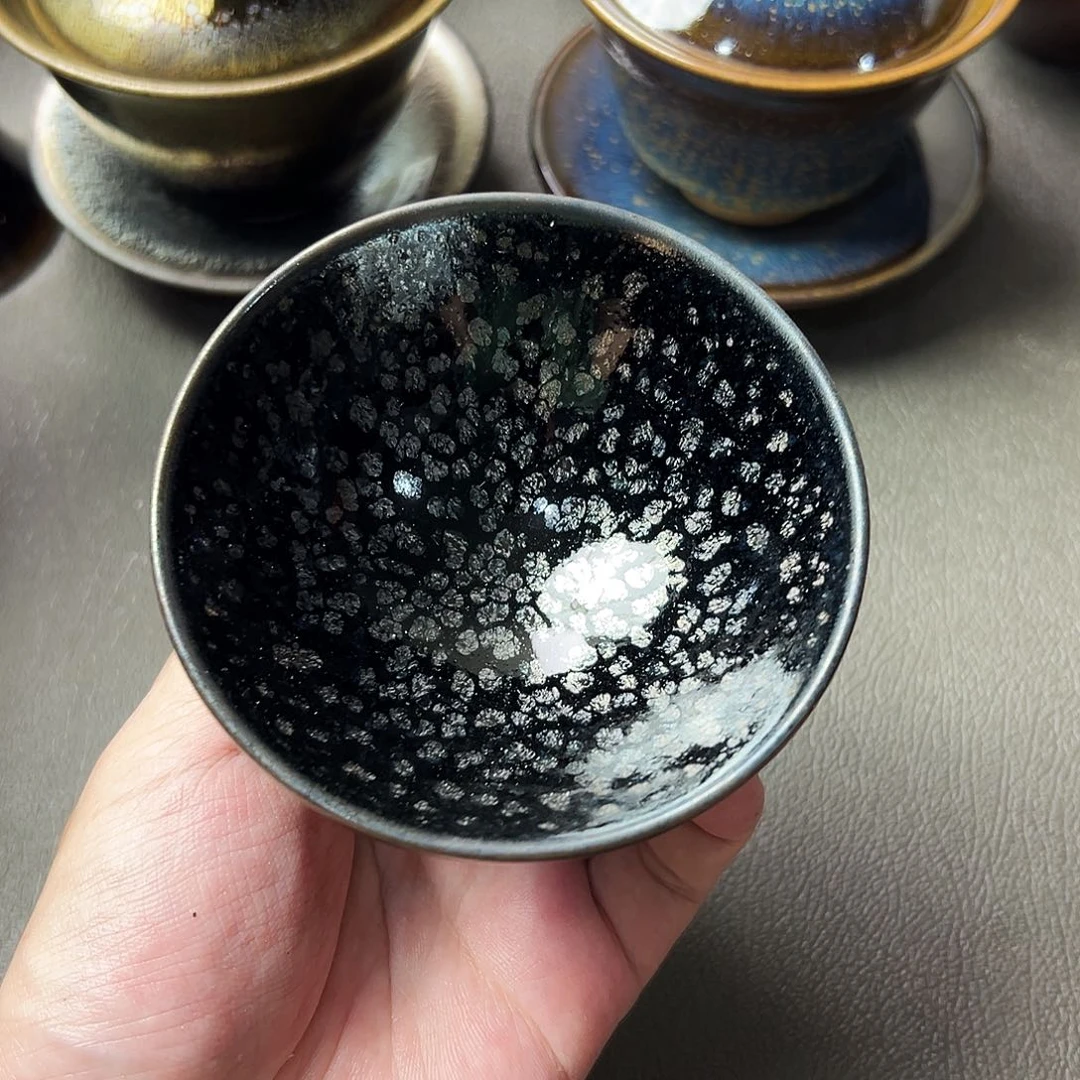 茶盏我们是有共同话题有分歧也