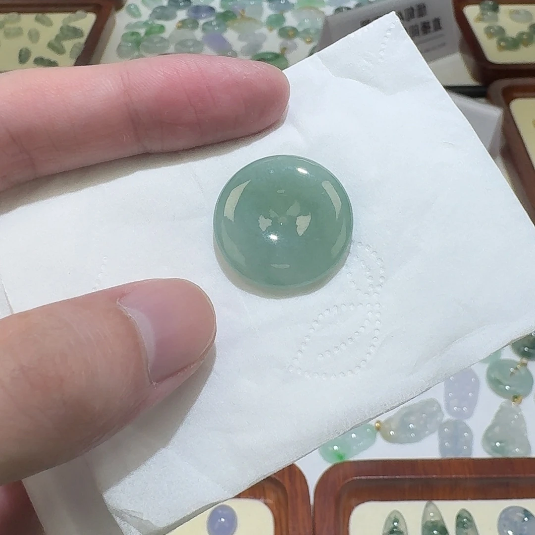 翡翠未镶嵌颈饰扣子