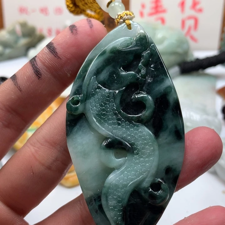 翡翠未镶嵌颈饰保真天然a货翡翠