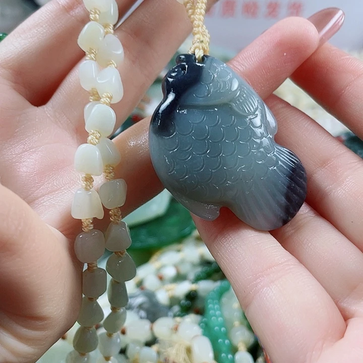 颈饰未镶嵌和田玉