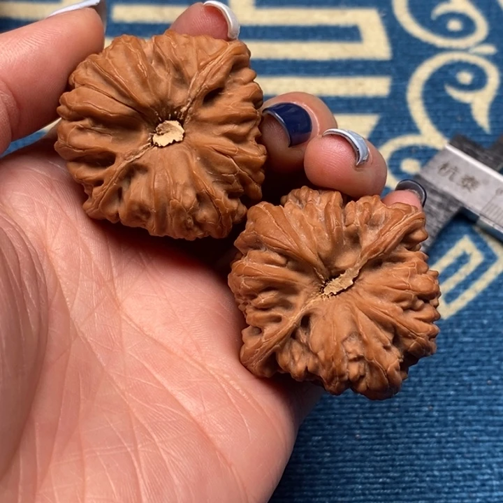 风***飘吊坠文玩核桃平谷凹底