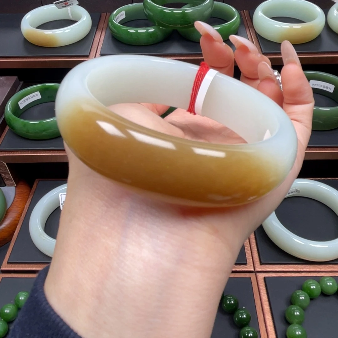 和田玉未镶嵌手镯